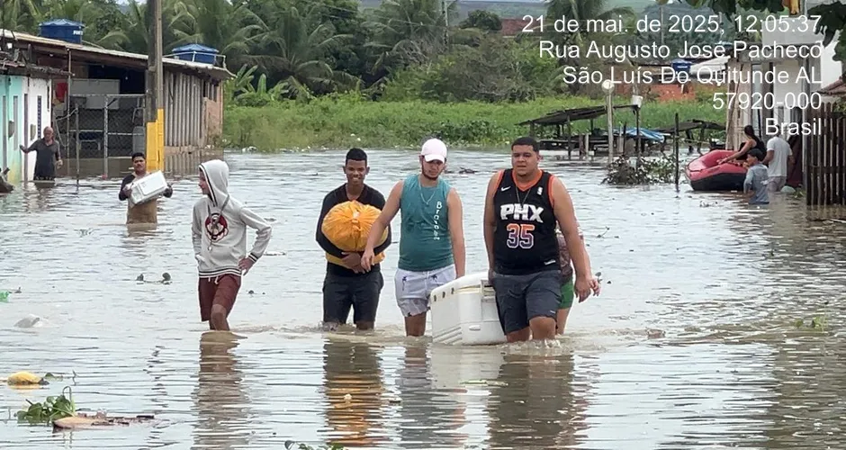 Nº de desalojados por chuvas em Alagoas cai, mas 16 municípios seguem sob alerta