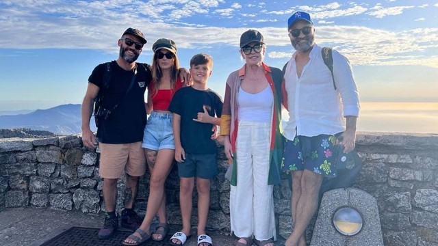 Ana Maria Braga com a família e o namorado Fabio Arruda na África do Sul