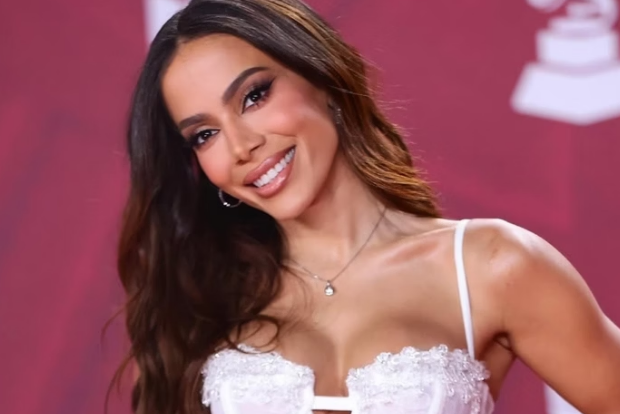 “Ego muito grande”, diz Anitta sobre se relacionar com pessoas famosas