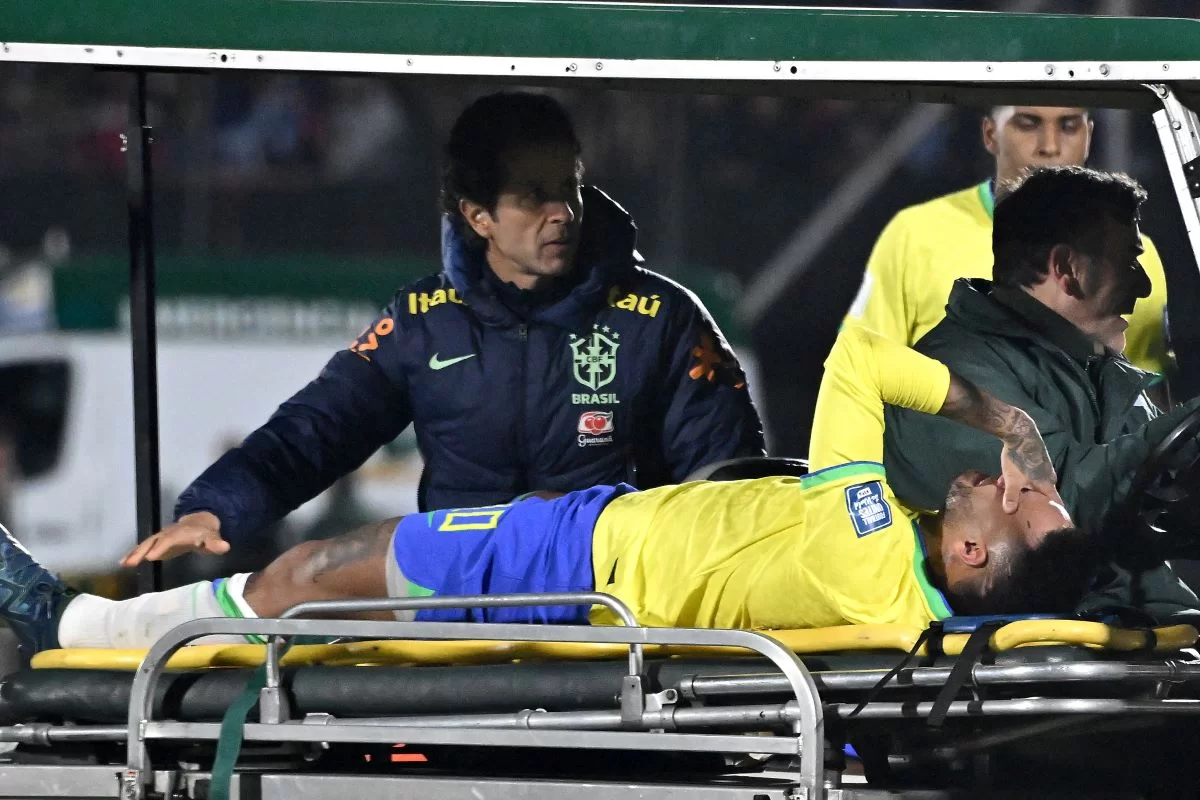 Neymar sai lesionado, Seleção Brasileira joga mal e perde para Uruguai