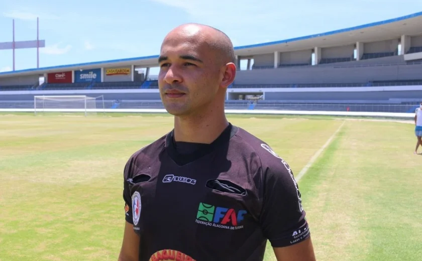 Wiomar Santana apita CSE x CSA - Foto: Reprodução Internet