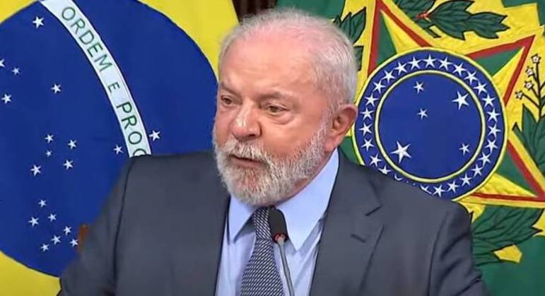 Em meio a contradições e bate-cabeça entre ministros, Lula dá bronca e reforça poder de Rui Costa