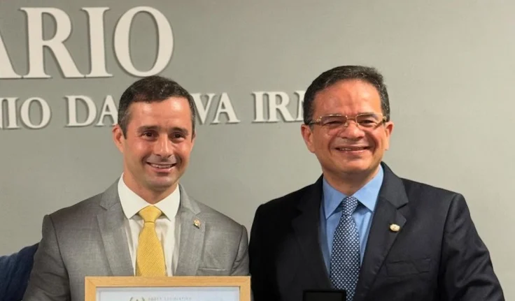 Deputados Marcelo Victor e Bruno Toledo recebem Comenda Senador Benedito de Lira em Satuba