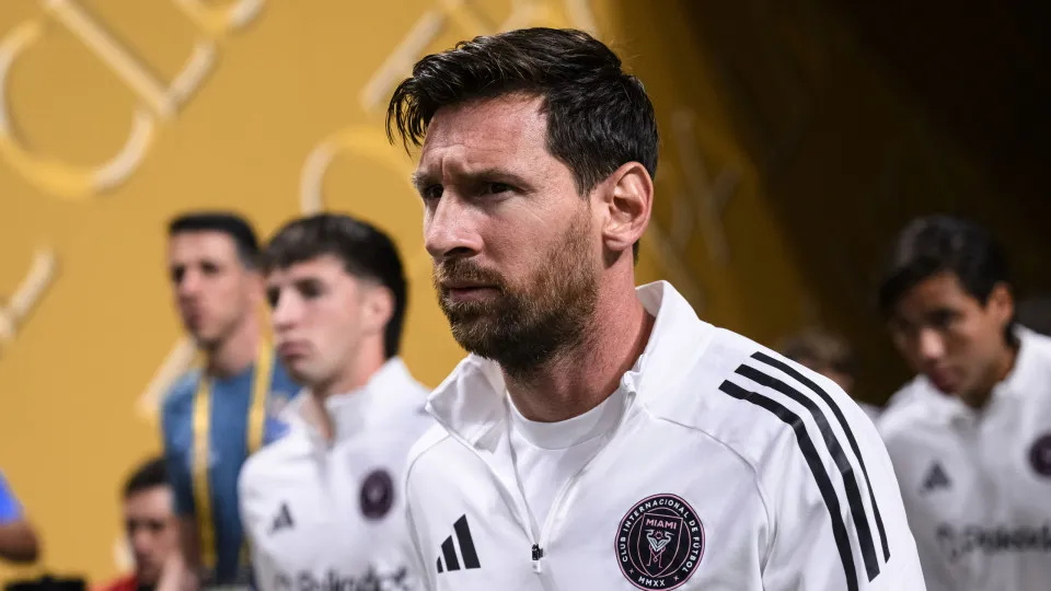 Messi aborda rivalidade com Cristiano Ronaldo: "Não somos amigos, mas..."