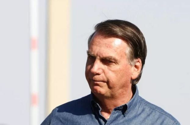 “Não tomei vacina. Não existe adulteração da minha parte”, diz Bolsonaro