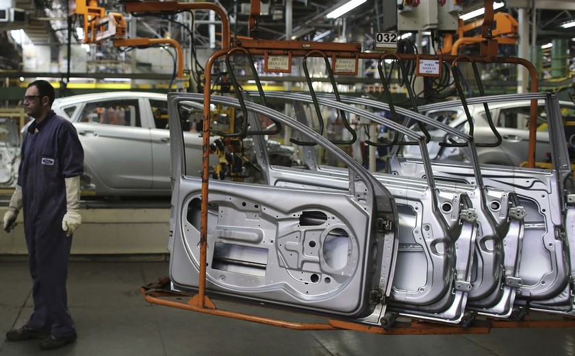 Os trabalhadores da fábrica de motores em São Carlos, no interior paulista, estarão em férias coletivas dos dias 20 de fevereiro a 1º de março. - Foto: © REUTERS/Nacho Doce/Direitos reservados