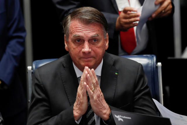 Procuradores pedem Bolsonaro investigado; Forças Armadas, Lula, Ciro e mais notícias | UOL News