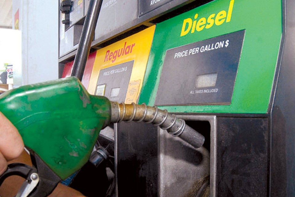 A Petrobras anunciou, nesta tarde de quinta (04), que o preço do diesel terá uma redução de R$ 0,20 por litro, atingindo a média de R$ 5,41.